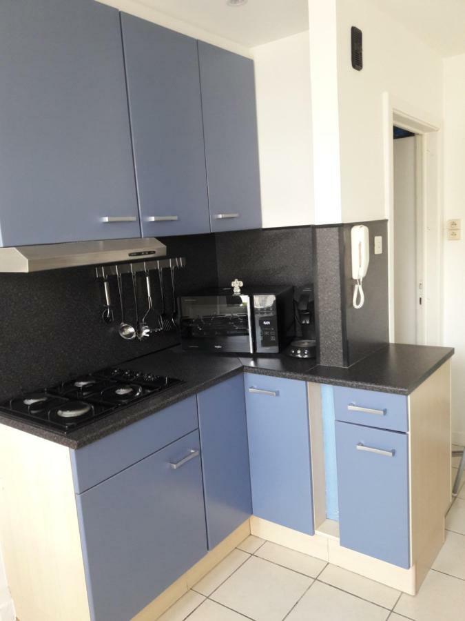 2 Slaapkamer Appartement Op De Zeedijk Van Oostende. Eksteriør billede