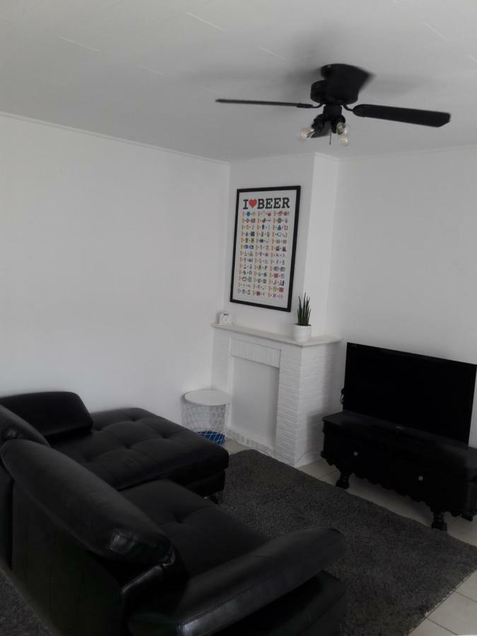 2 Slaapkamer Appartement Op De Zeedijk Van Oostende. Eksteriør billede