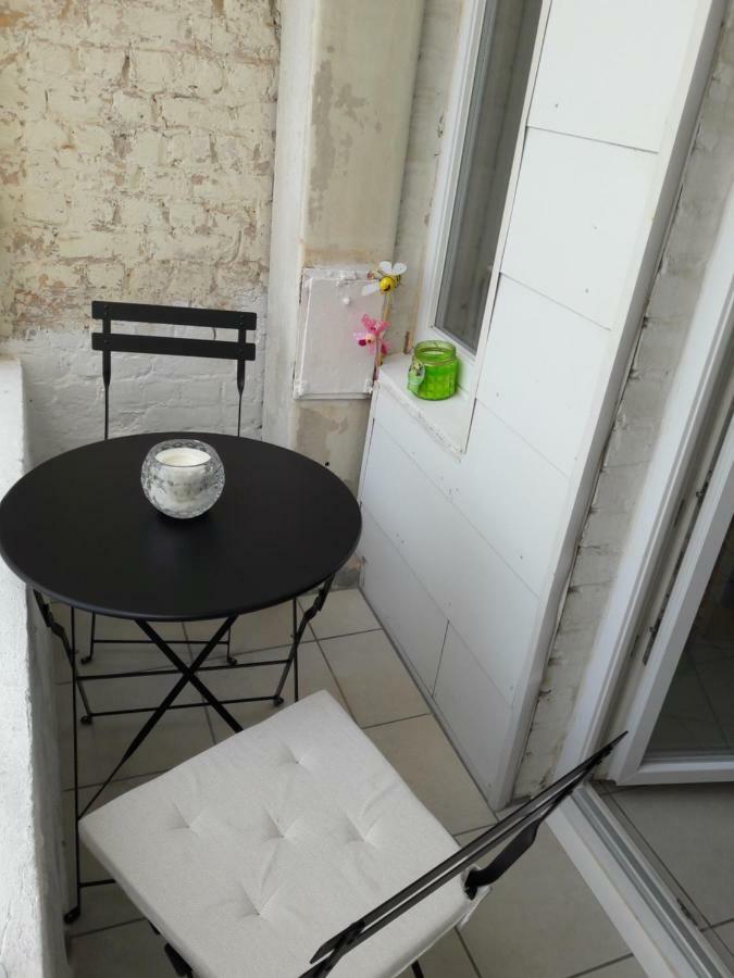2 Slaapkamer Appartement Op De Zeedijk Van Oostende. Eksteriør billede