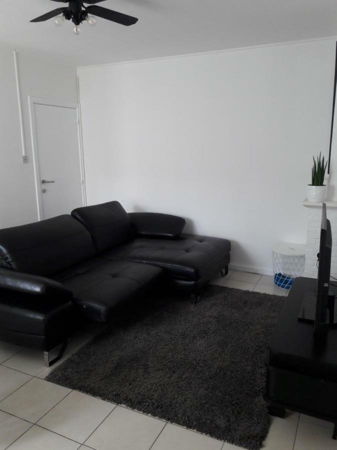 2 Slaapkamer Appartement Op De Zeedijk Van Oostende. Eksteriør billede